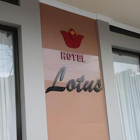 Lotus Hotel Pare-Pare Bagian luar foto